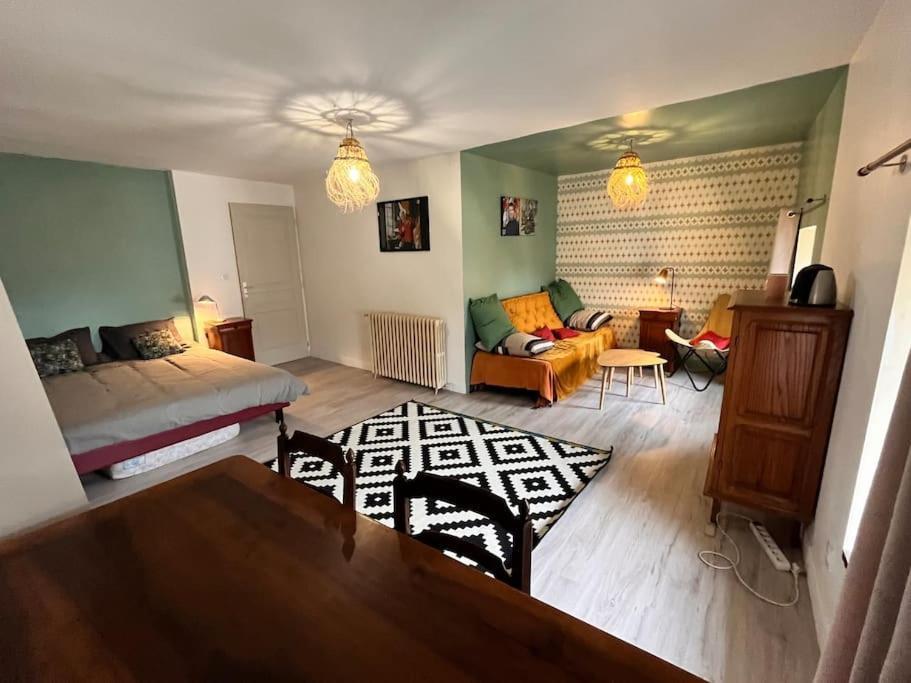 Grande Chambre Chez L'Artiste-Peintre Ла-Реоль Екстер'єр фото